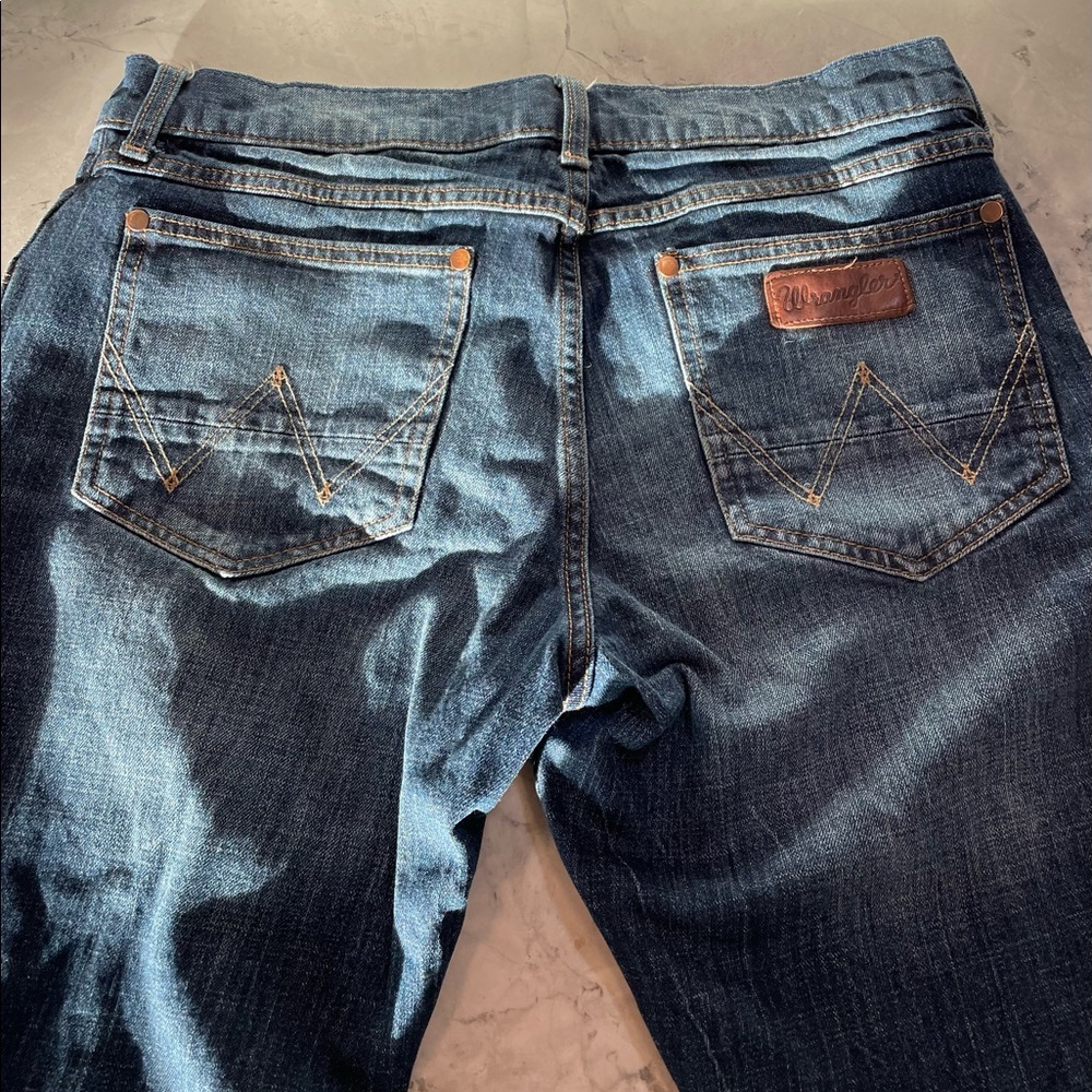 Mens Retro style Wrangler jeans size 33/32 in excellent condition